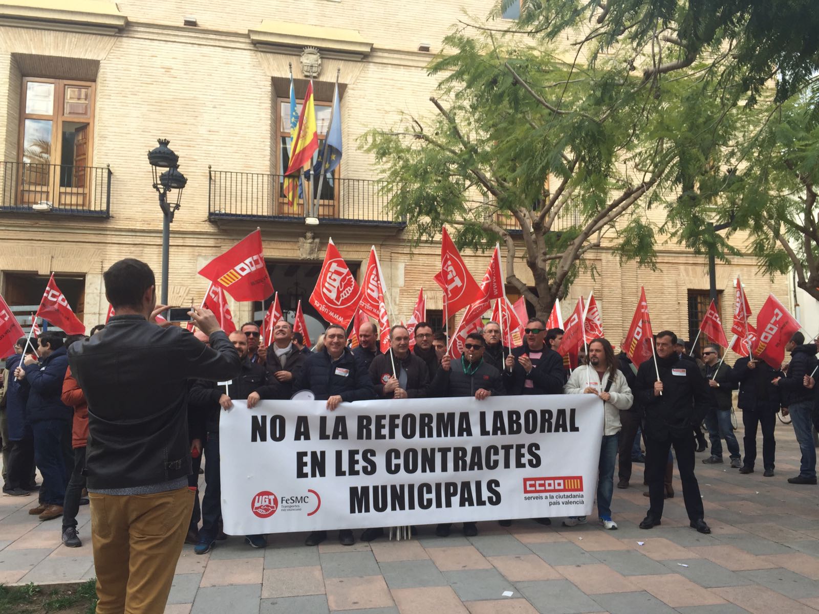 Concentración Ayuntamiento Catarroja 15/02/2017